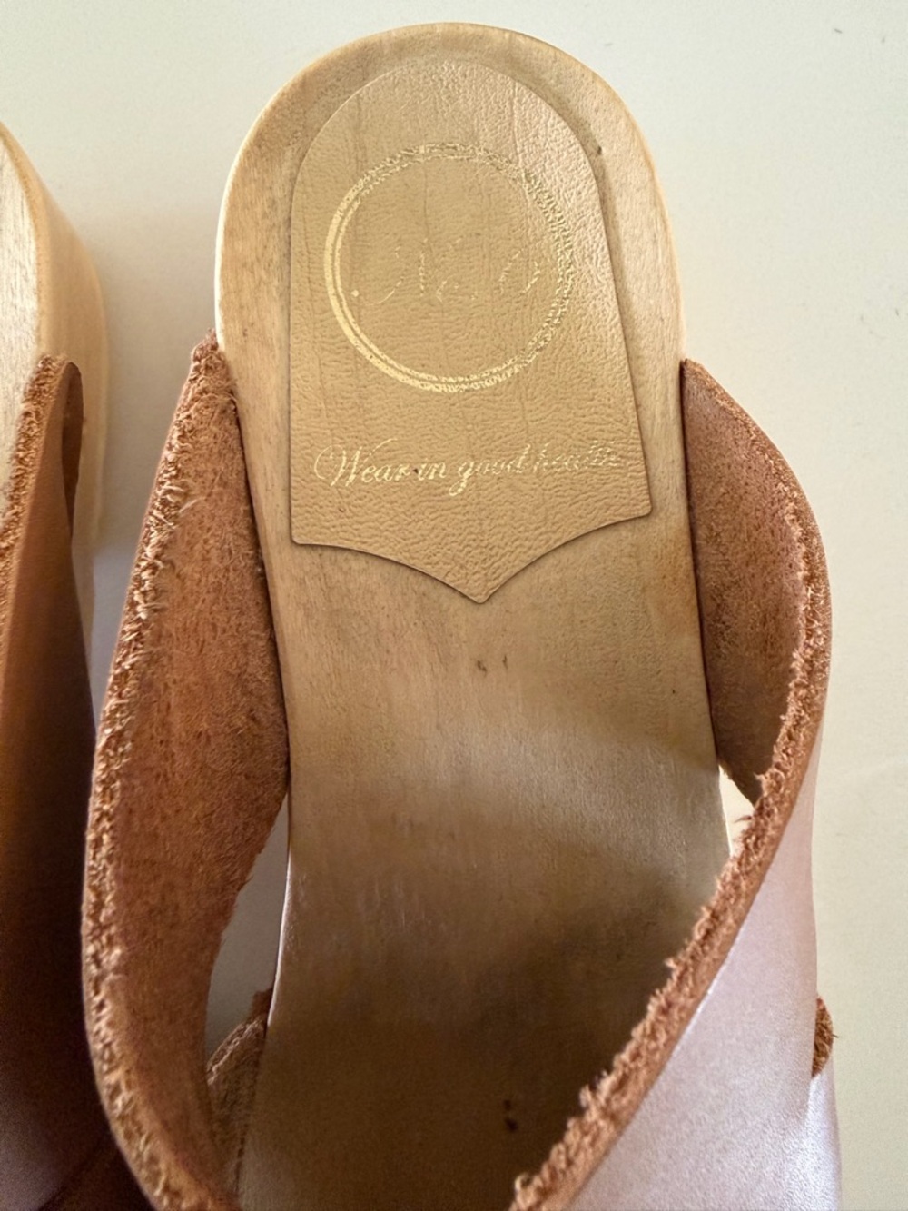 No. 6 Frida Clog - Picture 6 of 10